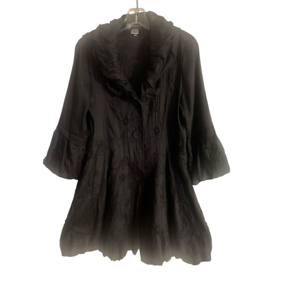 Damee Inc black jacket bubble collar cuff and hem sz Medium